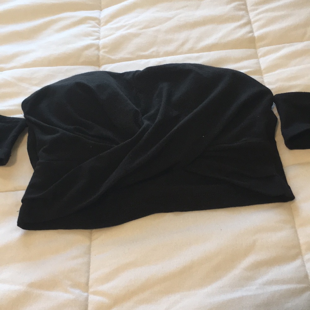 Black off the shoulder sleeveless crop top